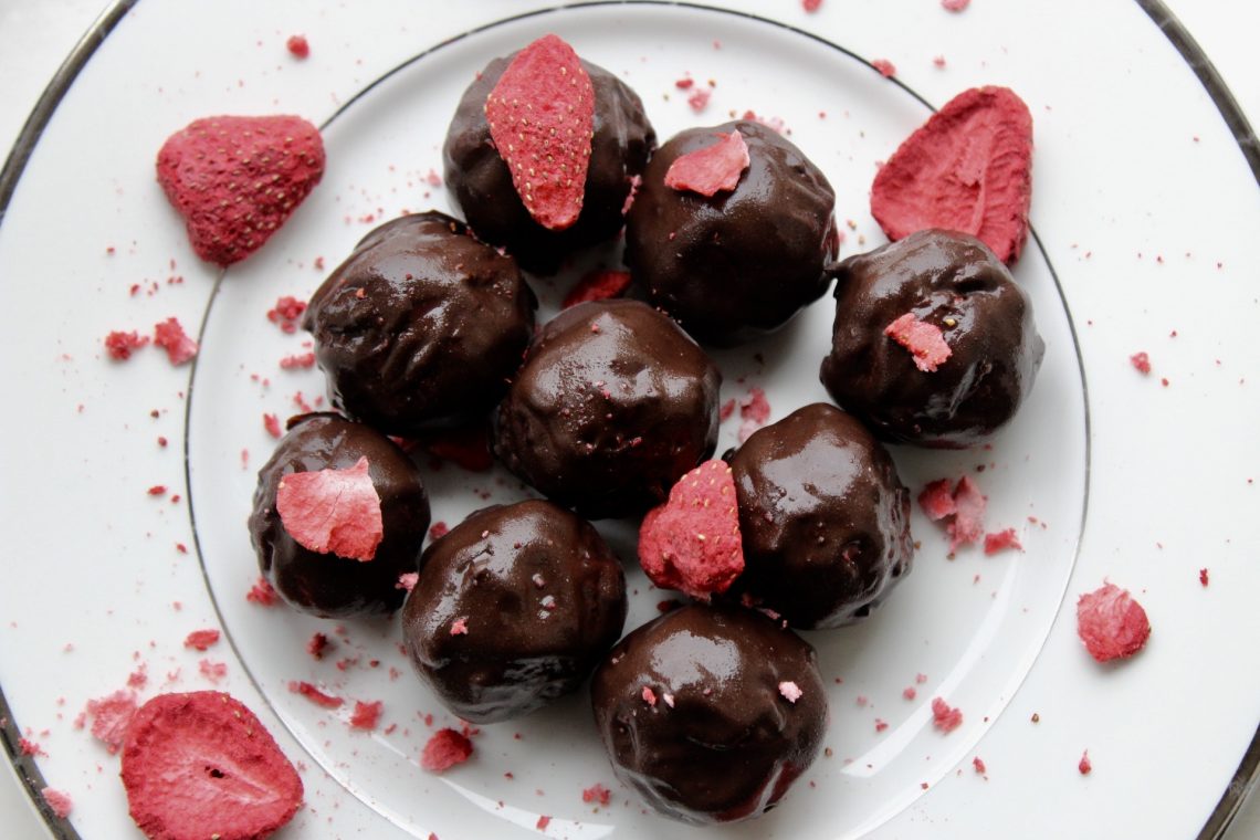 so focused on a goal, that we miss the point - Paleo Strawberry Cashew Truffle
